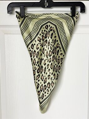 Vestique Green Leopard Print Silk-Look Scarf